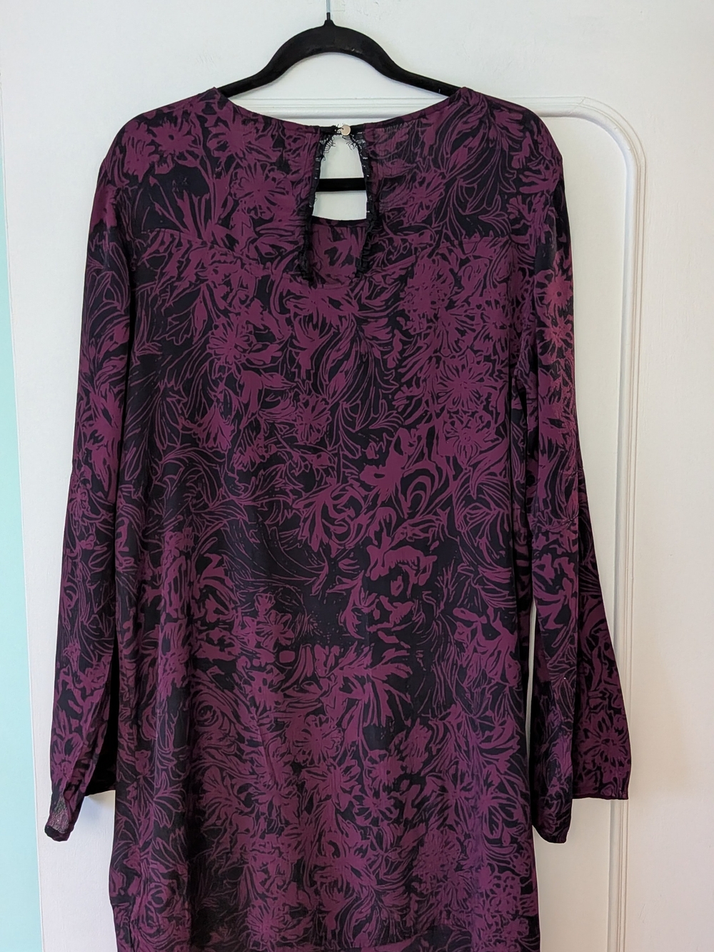 Long-Sleeve Plum Floral A-Line Dress with Keyhole Neck - Picture 3 of 8